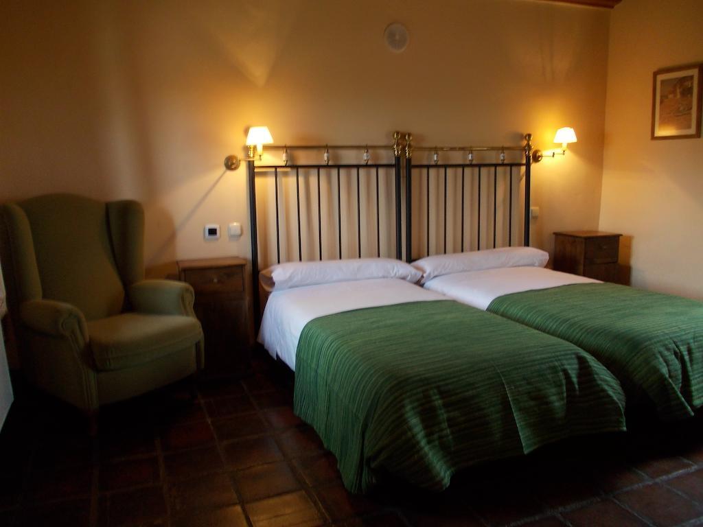 Hotel Los Rastrojos Aranda de Duero Zimmer foto